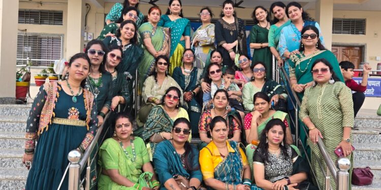 कटनी बंगला मंदिर जैन महिला मण्डल द्वारा कैलवारा झुरही स्थित चेतनोदय तीर्थ क्षेत्र में हरियाली तीज का कार्यक्रम बड़ी धूमधाम के साथ मनाया गया इस अवसर पर विभिन्न प्रकार के गेम्स एवं वृक्षारोपण का बृहद कार्यक्रम किया गया