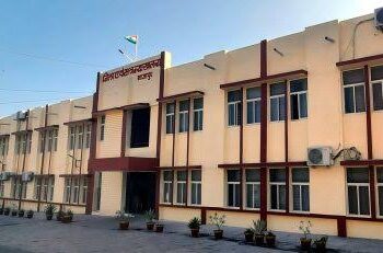 नाबलिक को बहलाफुसलाकर लेजाकर शारीरिक संबंध बनाने वाले आरोपी को 20 वर्ष का कारावास और जुर्माना