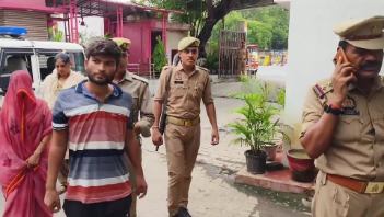 ऑनलाइन जहर मंगाकर पति की जान ली   दही में जहरीला पदार्थ मिलाकर खिलाया  प्रेमी संग मिलकर उतारा मौत के घाट