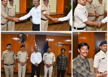 अपनी जान को जोखिम में डाल कर सराहनीय कार्य करने पर तीन पुलिस कर्मचारियों एवं एक प्राइवेट व्यक्ति को पुलिस महानिदेशक श्री कैलाश मकवाणा द्वारा उत्साहवर्धन हेतु नगद पुरस्कृत किया गया।