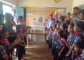 विकासखंड बहोरीबंद में मिट्टी से श्री गणेश की प्रतिमा निर्माण कार्यक्रम आयोजित