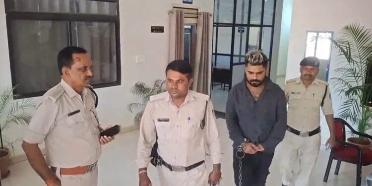 नामी क्रिकेट सटोरिया और फरार हत्या का आरोपी विनय वीरवानी गिरफ्त में, कोतवाली पुलिस दिल्ली से लेकर पहुंची