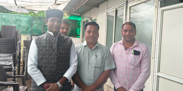 विधायक के प्रयासों से मिली 11 करोड़ 25 लाख पुल की सौगात सगंवा पुल लालपुर ग्राम पंचायत के बीच पुराना पुल क्षतिग्रस्त होने के कारण लोगों को हो रही दिक्कत दूर होगी