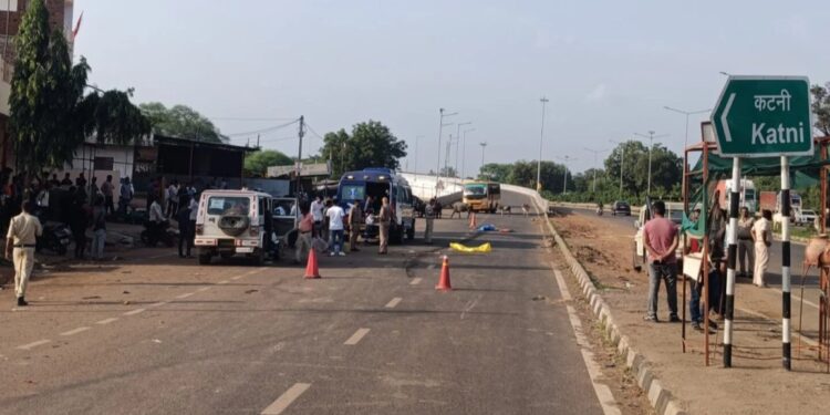 पीरबाबा के पास बाइक ट्रक में सीधी भिड़ंत दो युवको की मौत