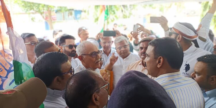 पूर्व विधायक गिरजाशंकर शर्मा के नेतृत्व पर नगर कांग्रेस कमेटी ने स्मार्ट मीटर का किया विरोध, सौंपा ज्ञापन…