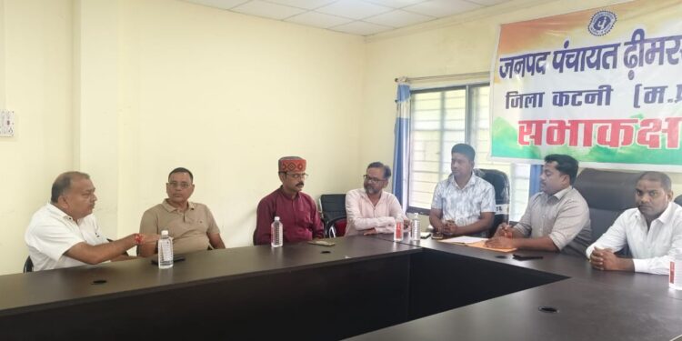 विधायक ने ली स्वास्थ्य विभाग की समीक्षा बैठक