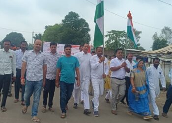 सिलौंडी में तिरंगा यात्रा में उमड़ा जनसैलाब