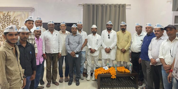 आप के वरिष्ठ पदाधिकारियों ने नर्मदापुरम दौरा कर बूथ स्तर तक संगठन का मंत्र कार्यकर्ताओं को दिया