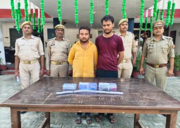 थाना तालग्राम पुलिस, एसओजी/सर्विलांस टीम की संयुक्त कार्यवाही में लूट की घटना में वांछित 02 बदमाश गिरफ्तार जिनके कब्जे से लूटा गया 1 जोडी पायल, 01 ओम का लॉकेट, 7000/- हजार रुपये व घटना मे प्रयुक्त वैगनआर कार बरामद ।