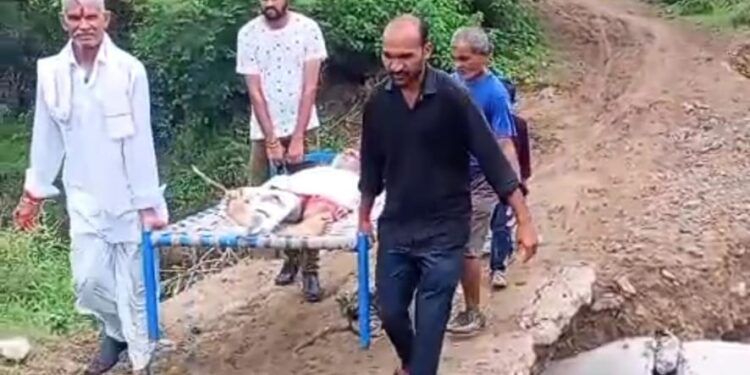 भाजपा सरकार के विकास के दावे फ़ैल..।  कालापीपल विधानसभा के ग्राम पंचायत ढाबला घोसी में खुली विकास की पोल…सिर्फ आश्वासन