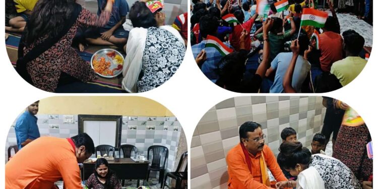 *Hopp ग्रुप द्वारा पिछले कई वर्षों की तरह इस वर्ष भी बच्चों की सूनी कलाई में राखी बांधने के उद्देश्य से झिंझरी स्थित आश्रा ग्रह , आशा किरण एवं बच्चन नायक वृद्धाश्रम में जाकर के हमारी ग्रुप की बहनों, मातृशक्तियों द्वारा बच्चों एवं बुजुर्गों को रोली तिलक लगाकर मिठाई खिलाकर राखी बांधी*