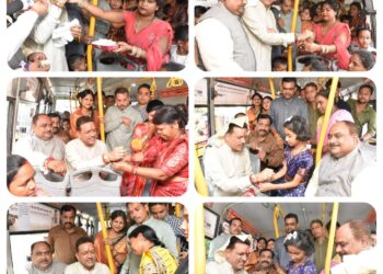*महापौर जगत बहादुर सिंह “अन्नू” ने घोषणा के अनुरूप रक्षाबंधन के इस महान पर्व पर सभी माताओं, बहनों के लिए नि:शुल्क मेट्रो बस चलवाई* *महापौर, निगम अध्यक्ष ने एम.आई.सी. सदस्य और पार्षद दल के साथ राखी बंधवाकर लिया सभी बहनों से आशीर्वाद*