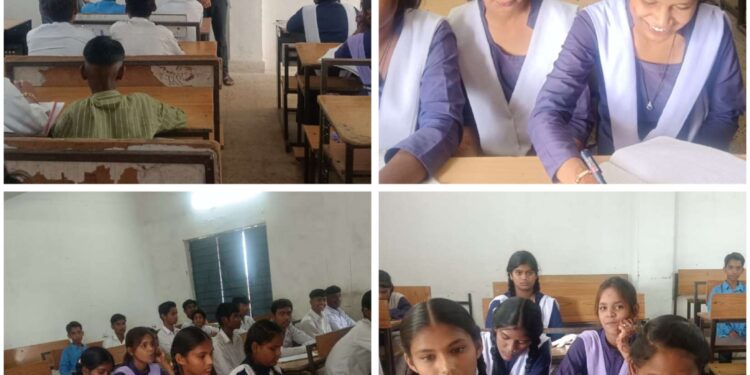 विद्यार्थियों को जैविक खेती प्रशिक्षण दिया गया।