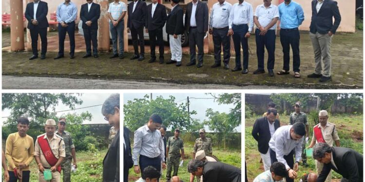 एक पेड़ मां के नाम के संकल्प के साथ वृक्षारोपण कार्यक्रम के तृतीय चरण का आयोजन जिला एवं सत्र न्यायालय कटनी में हुआ सफलतापूर्वक संपन्न