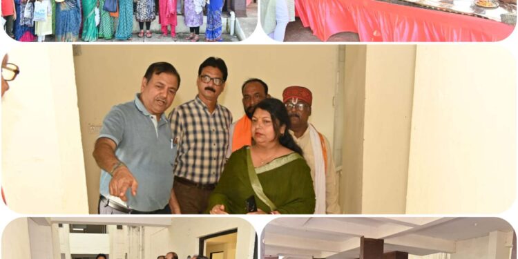 *गणेश चतुर्थी के पावन अवसर पर प्रधानमंत्री आवास योजना के 61 हितग्राहियों को सौंपी गई पक्के आवासों की चाबियां*  *महापौर , निगमाध्यक्ष, एमआईसी सदस्यों एवं पार्षदों की मौजूदगी में उत्साहपूर्ण माहोल ने कार्यक्रम संपन्न*