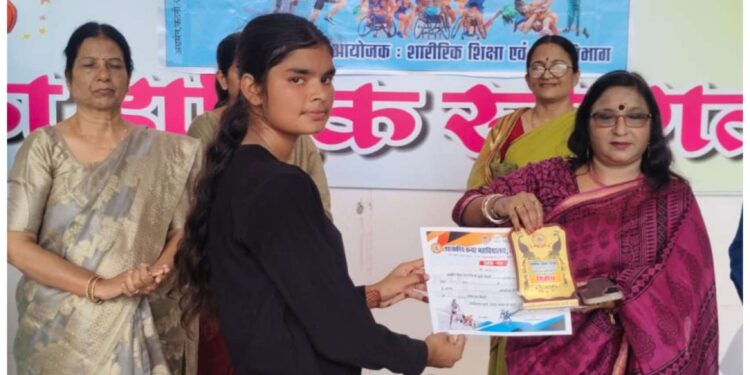 राष्ट्रीय खेल दिवस के अवसर पर शासकीय कन्या महाविद्यालय में बैडमिंटन प्रतियोगिता