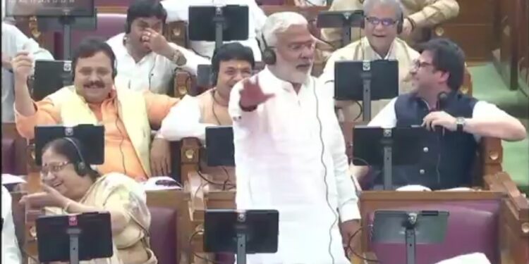 अब विधानसभा में भी क़सम खाने-खिलाने का चलन दिखा, पर माननीयगण  ‘मेच्योरजन’ हैं तो ‘बीबी की क़सम’ खिलवा दे रहे