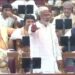अब विधानसभा में भी क़सम खाने-खिलाने का चलन दिखा, पर माननीयगण  ‘मेच्योरजन’ हैं तो ‘बीबी की क़सम’ खिलवा दे रहे