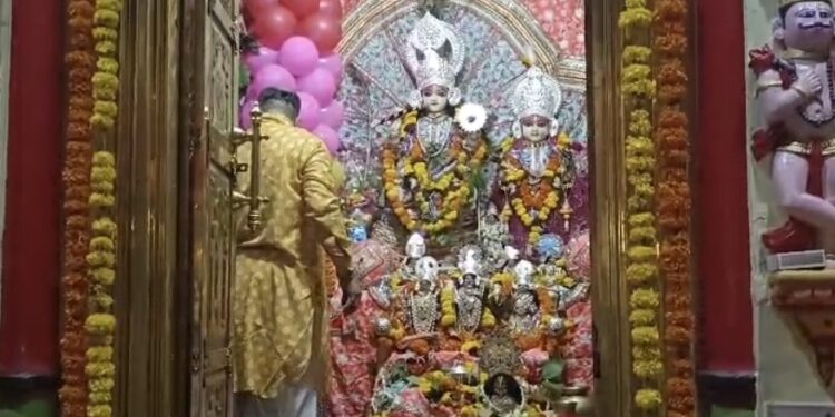 *शहर के प्राचीन श्री लक्ष्मी नारायण मंदिर में धूमधाम से मनी कृष्ण जन्माष्टमी*  *जीवंत झांकियों में नन्हे मुन्ने बच्चों ने मोहा मन*