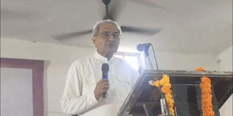 रीवा से भाजपा सांसद जनार्दन मिश्रा ने बड़ा खुलासा करते हुए बताया कि वोटर लिस्ट धाधली में रीवा सबसे बड़ा उदाहरण है जहां एक कमरे में 1000 वोट 1100 वोट निकले थे इसकी जाँच उन्होंने खुद की थी।