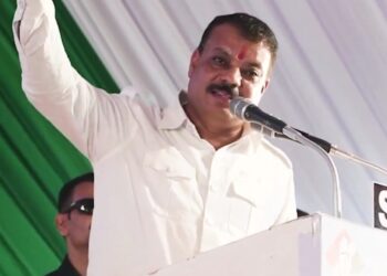 प्रदेश के किसानों को 24 घंटे बिजली नहीं मिलती,   सरकार पूरे प्रदेश में स्मार्ट मीटर लगा रही है। स्मार्ट मीटर लगने के बाद जहाँ पहले ₹200 का बिल आता था, वहीं अब सीधे ₹1000 का बिल आएगा  ये स्मार्ट मीटर अदानी के हैं।  कांग्रेस पार्टी स्मार्ट मीटरों के खिलाफ बड़ा जनआंदोलन करेगी।