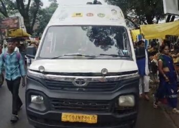 *108 एम्बुलेंस में चालक की लेट लतीफी से गर्भवती महिला ने एम्बुलेंस ने दिया बच्चे को जन्म*