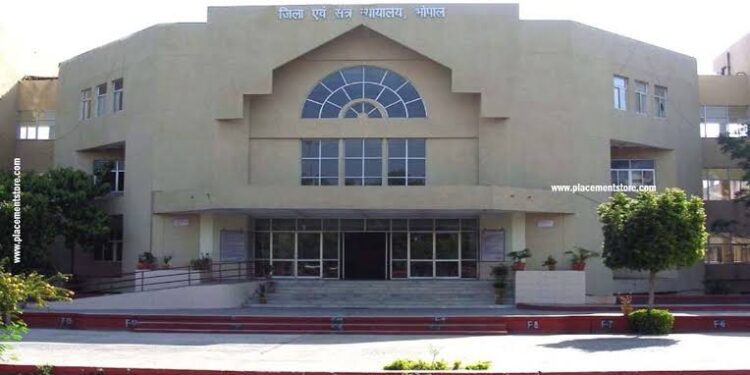 हॉस्टल चलाने वाले संचालक को मुखबधिर बच्चियों के साथ गलत काम करने वाले आरोपी अश्विनी कुमार शर्मा को आजीवन कारावास की सजा।