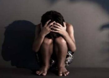 15 साल के लड़के के साथ 3 युवकों ने की हैवानियत, चिल्लाता रहा किशोर फिर भी नहीं पसीजा हवस के भूखे भेड़ियों का दिल, VIDEO भी बनाया