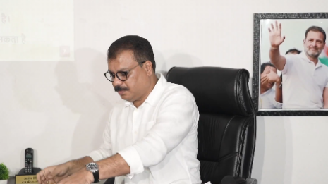 उमंग सिंगार ने चुनाव आयोग की भूमिका पर उठाए सवाल, वोटों के हेरफेर का लगाया आरोप