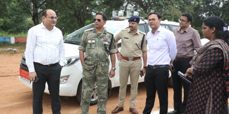 संभागायुक्त ने मुख्यमंत्री के प्रस्तावित आगमन कार्यक्रमों एवं सेवा पखवाड़े की तैयारियों का लिया जायजा मुख्यमंत्री के प्रस्तावित आगमन एवं कार्यक्रमों की तैयारियों का निरीक्षण