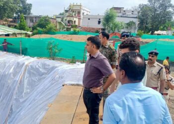 कलेक्टर ने किया भगवान श्री गणेश की प्रतिमा विसर्जन कुण्ड का निरीक्षण