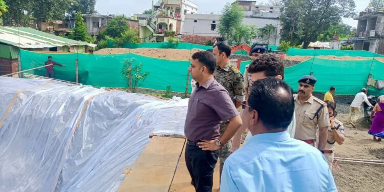 कलेक्टर ने किया भगवान श्री गणेश की प्रतिमा विसर्जन कुण्ड का निरीक्षण