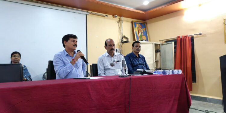 *जिला पांढुर्णा में जिला स्तरीय शिक्षा विभाग की समीक्षा बैठक सम्पन्न*