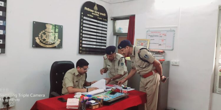 *एसपी कटनी का थाना कैमोर का औचक निरीक्षण – पुलिसिंग व्यवस्था को और सुदृढ़ करने के दिए निर्देश
