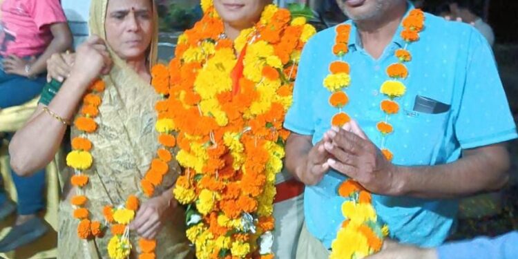 वन परिक्षेत्र अधिकारी पद पर पायल शर्मा चयनित… किया पदभार ग्रहण…।  पायल शर्मा ने की अपने माता-पिता व नगर का नाम रोशन..।