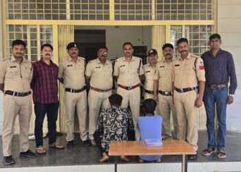 थाना रीठी पुलिस द्वारा गंभीर घटना करने की फिराक मे घूम रहे कुख्यात बदमाश से अवैध कट्टा कारतूस जप्त कर 02 युवको को किया गिरफ्तार।