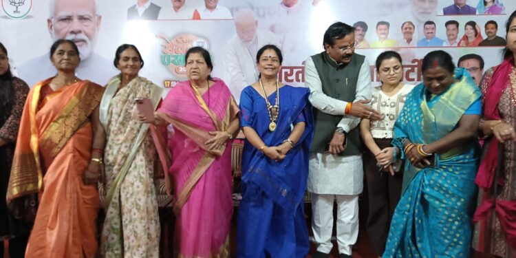 *सेवा के लिए अनुकरणीय प्रेरणादायक है प्रधानमंत्री श्री नरेन्द्र मोदी का जीवन: नंदिता पाठक*  *नरेन्द्र मोदी जी का व्यक्तित्व जन-जन के लिए गौरवांवित करने वाला