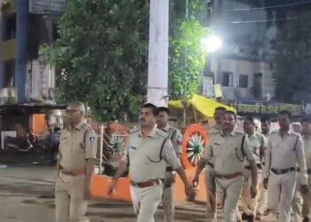 क्षेत्र में शांति व्यवस्था कायम रखने के लिए कालापीपल पुलिस ने निकाला फ्लैग मार्च…!