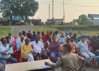 सिलौंडी चौकी में शांति समिती की बैठक में हुआ निर्णय समारोह में डी जे में अश्लील गाने बजाने टेंट वाले पर होगी कड़ी कार्रवाई