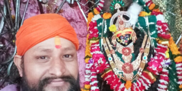 आस्था के केन्द्र है खड़रा मंदिर लगा नवरात्र मेला, 28 वर्षों से जल रही अखंड ज्योति
