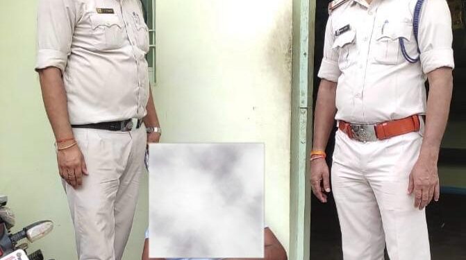 *आबकारी विभाग ने* *156* *पाव देशी मदिरा प्लेन एवं* *24* *पाव मसाला कुल* *180* *पाव मदिरा की जप्त*