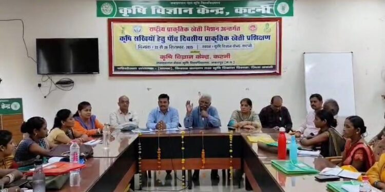 कृषि सखियों हेतु प्राकृतिक खेती पर जैविक कीटनाशक अग्निअस्त्र, नीमास्त्र और जीवामृत बनाने का हुआ प्रशिक्षण