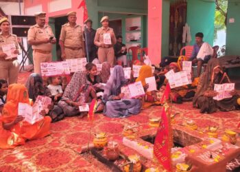 *🔷पुलिस अधीक्षक कन्नौज विनोद कुमार के निर्देशन में जनपद के समस्त थानों पर गठित महिला सुरक्षा दल द्वारा मिशन शक्ति अभियान फेज 5.0 के तहत महिलाओं/बालिकाओं को किया गया जागरूक ।*