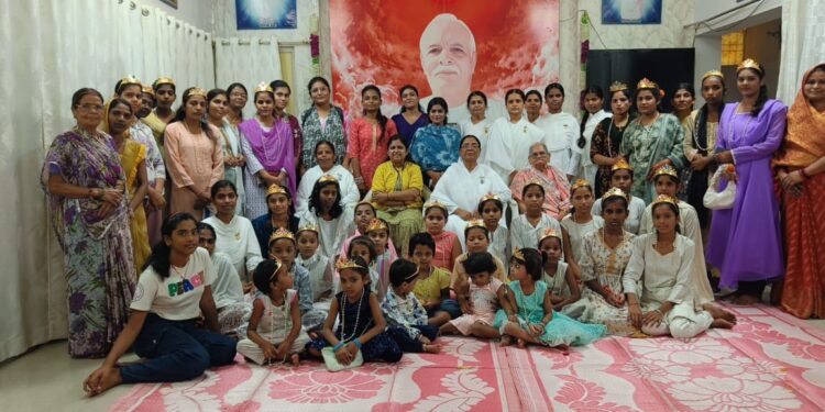 “प्रजापिता ब्रह्माकुमारी राजयोग केंद्र में नवरात्रि पर कन्या पूजन व सम्मान समारोह आयोजित”