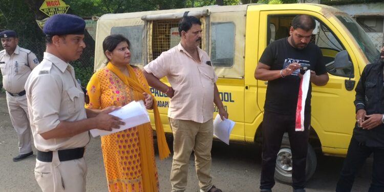 क्षेत्रीय परिवहन अधिकारी रिंकू शर्मा के नेतृत्व में चैकिंग अभियान में स्कूल वाहनों की हुई जांच…