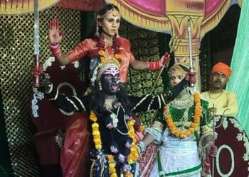 माता सीता की विदाई का मंचन देख छलके आंसू  कलाकारों ने किया आकर्षक नृत्य,उमरियापान के कटरा बाजार में चल रहा रामलीला