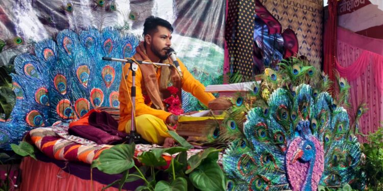 गौरा में श्री मद भागवत कथा में श्री कृष्ण के जन्मोत्सव में नाचे भक्त