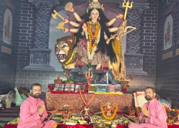 माखन नगर में सिद्धिविनायक समिति की मां महिषासुर मर्दनी प्रतिमा बनी जनाकर्षण का केंद्र… वीडियो