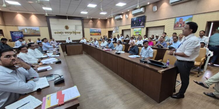 *साइबर फ्रॉड, डिजिटल अरेस्ट एवं बैंकिंग धोखाधड़ी से बचाव के संबंध में कार्यशाला आयोजित*  *खुद भी बचें, दूसरों को भी बचाएं – कलेक्टर श्री सिंह*
