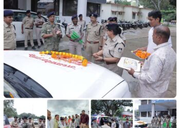 *पुलिस महानिरीक्षक जबलपुर जोन श्री वर्मा द्वारा डायल-112 के उपलब्ध 29 वाहनों को हरी झंडी दिखाकर थानों एवं चौकियों के लिए किया गया रवाना*